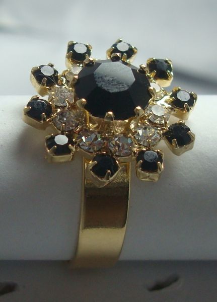 Anel banhado em Ouro com Pedra Preta